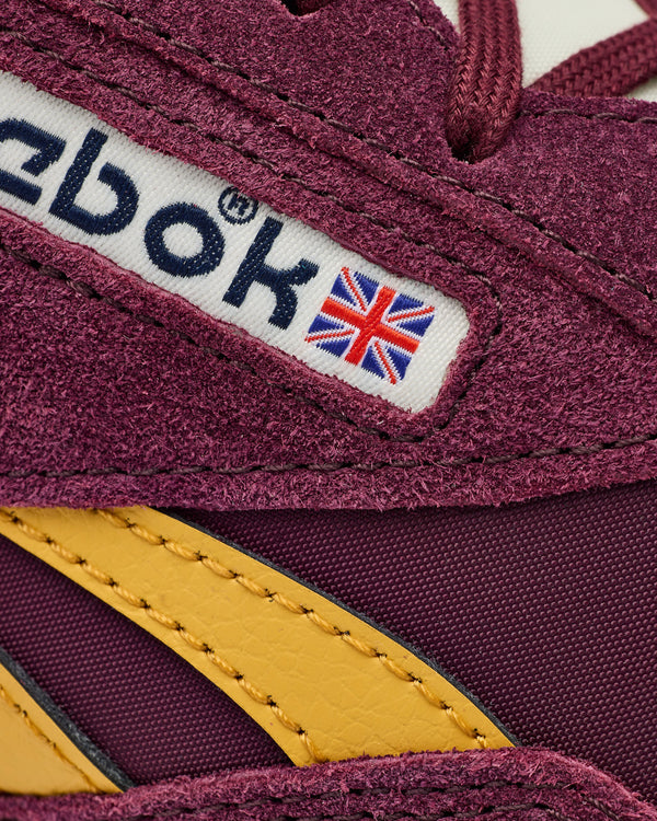 Reebok Aztec II Trainers Black Cherry Pink/Alabaster/Grit Gold